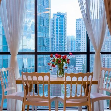 Entire Flat With City Skyline View - Two Bedrooms Batumi Luaran gambar