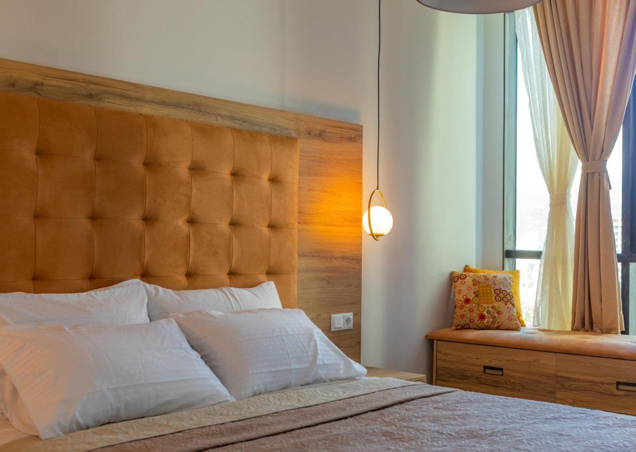 Entire Flat With City Skyline View - Two Bedrooms Batumi Luaran gambar