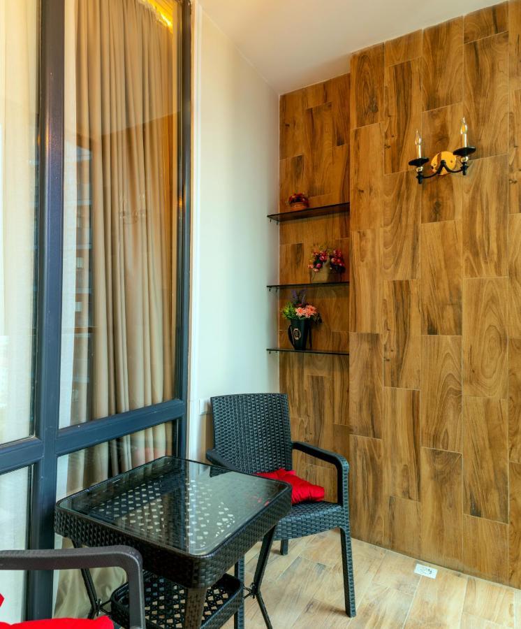 Entire Flat With City Skyline View - Two Bedrooms Batumi Luaran gambar
